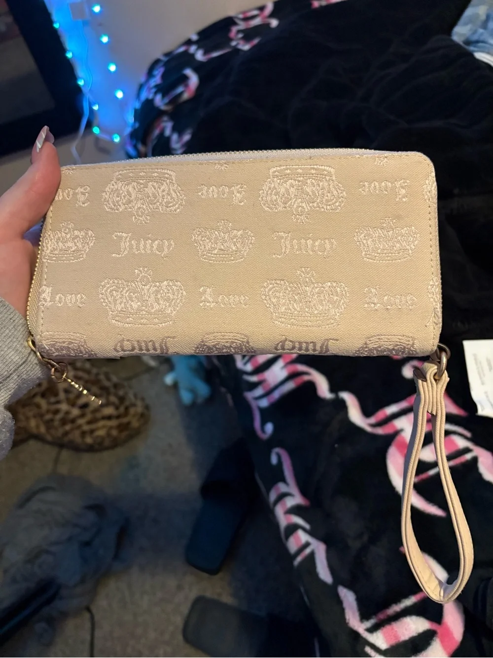Juicy Couture cream zip